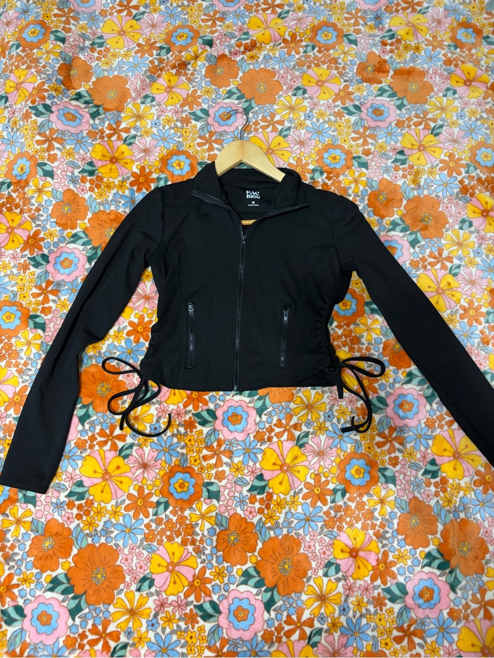 Pacsun PAC 1980 collection black ribbed zip up jacket size medium